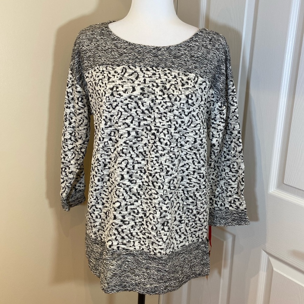 RUBY RD | Size M | animal print pattern sweater